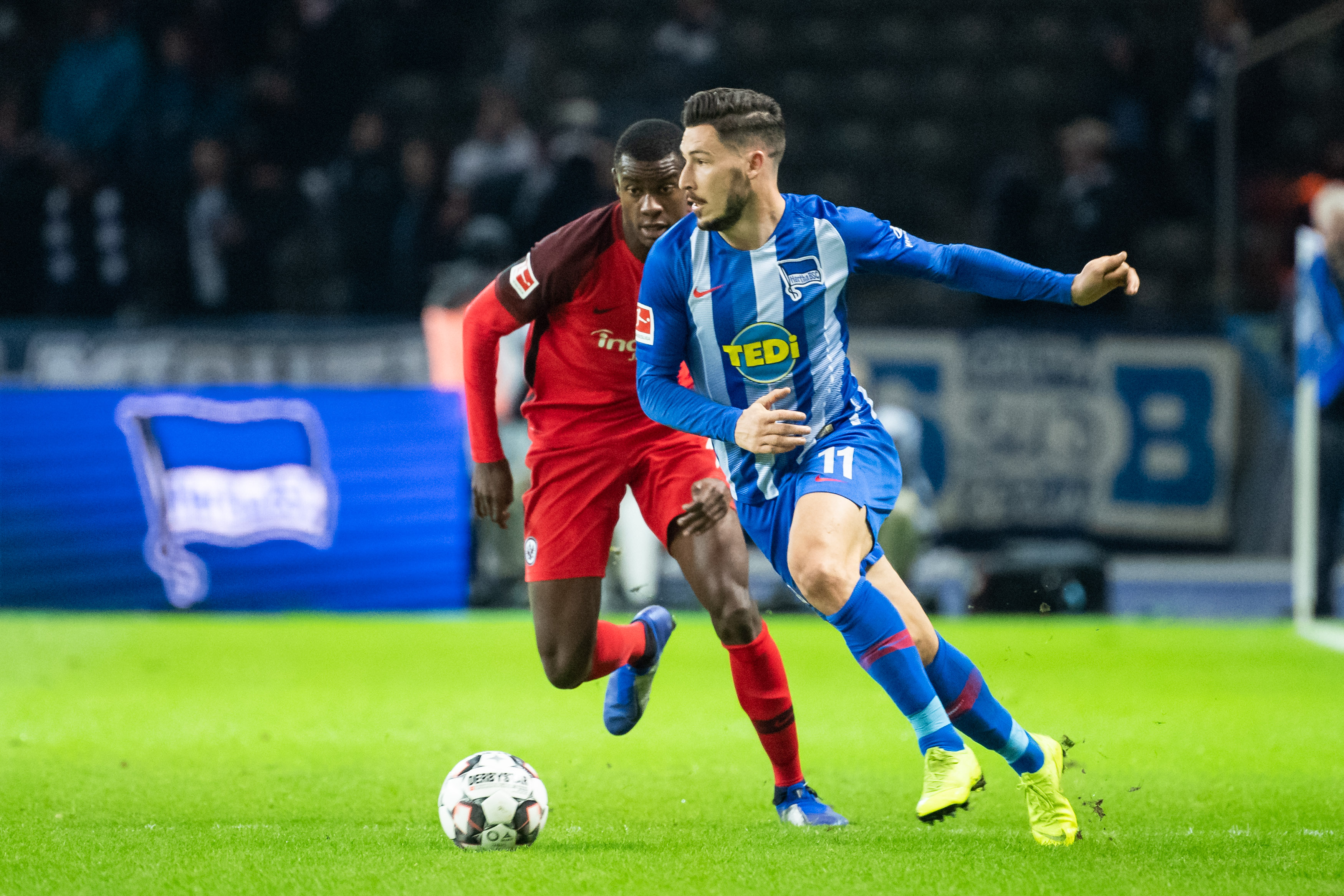 队报：里昂计划1月引进一名中卫，已经联系了切尔西的迪萨西