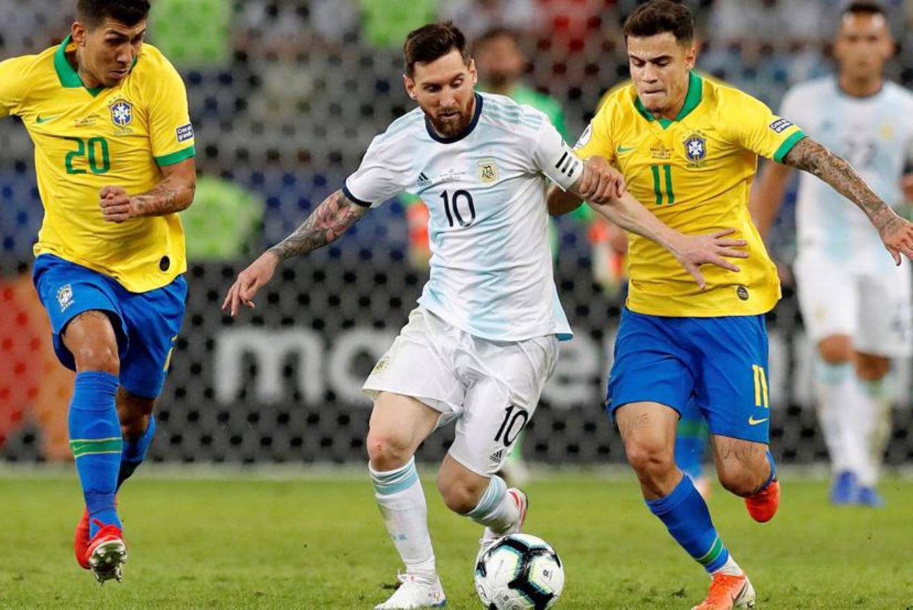 图片报：于帕想在新合同第一年就加入解约金条款，拜仁不同意（图片报：于帕希望新合同首年设解约金条款，遭拜仁拒绝）