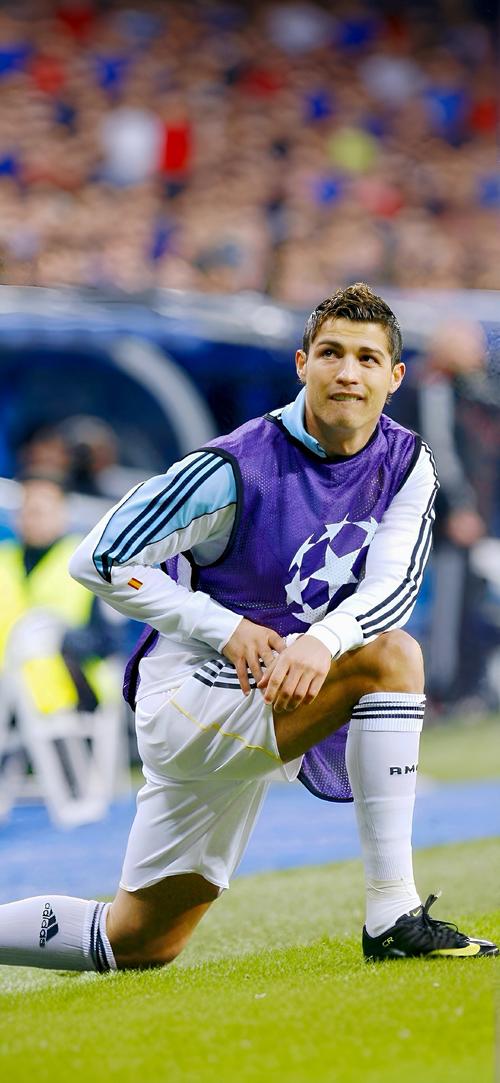 足球报：海港内部鼓励球员放开去打，高层无条件信任穆斯卡特（足球报：海港队内号召球员大胆去踢，高层对穆斯卡特完全信任）