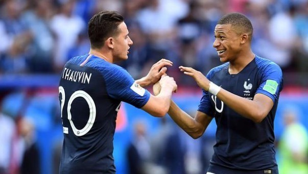 杜兰特：我完全可以一直出手，但主动传球会让队友建立信心